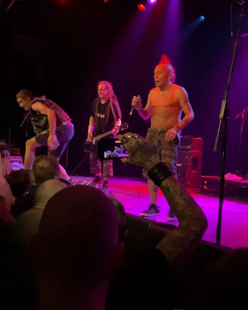 The Exploited em Sydney: mais de 4 décadas mantendo a mesma agressividade