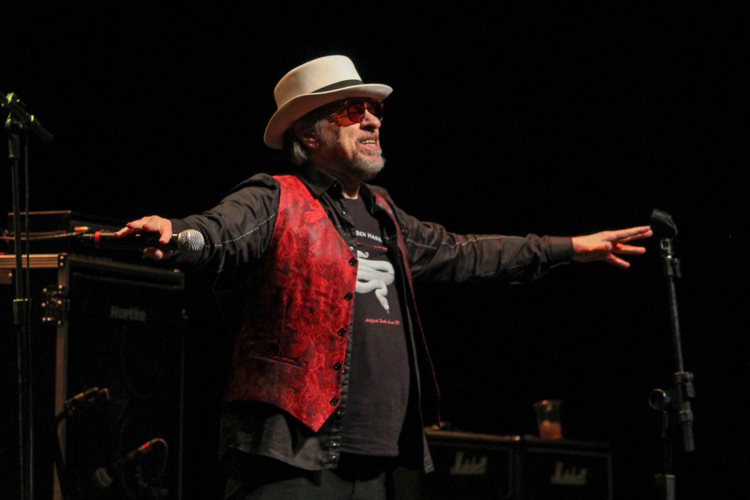 Camisa de Vênus desfila clássicos e repertório novo em noite intensa em Porto Alegre, sua “casa”