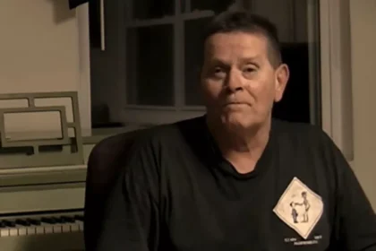 Manny Martinez, baterista da formação original do Misfits, morre aos 69 anos