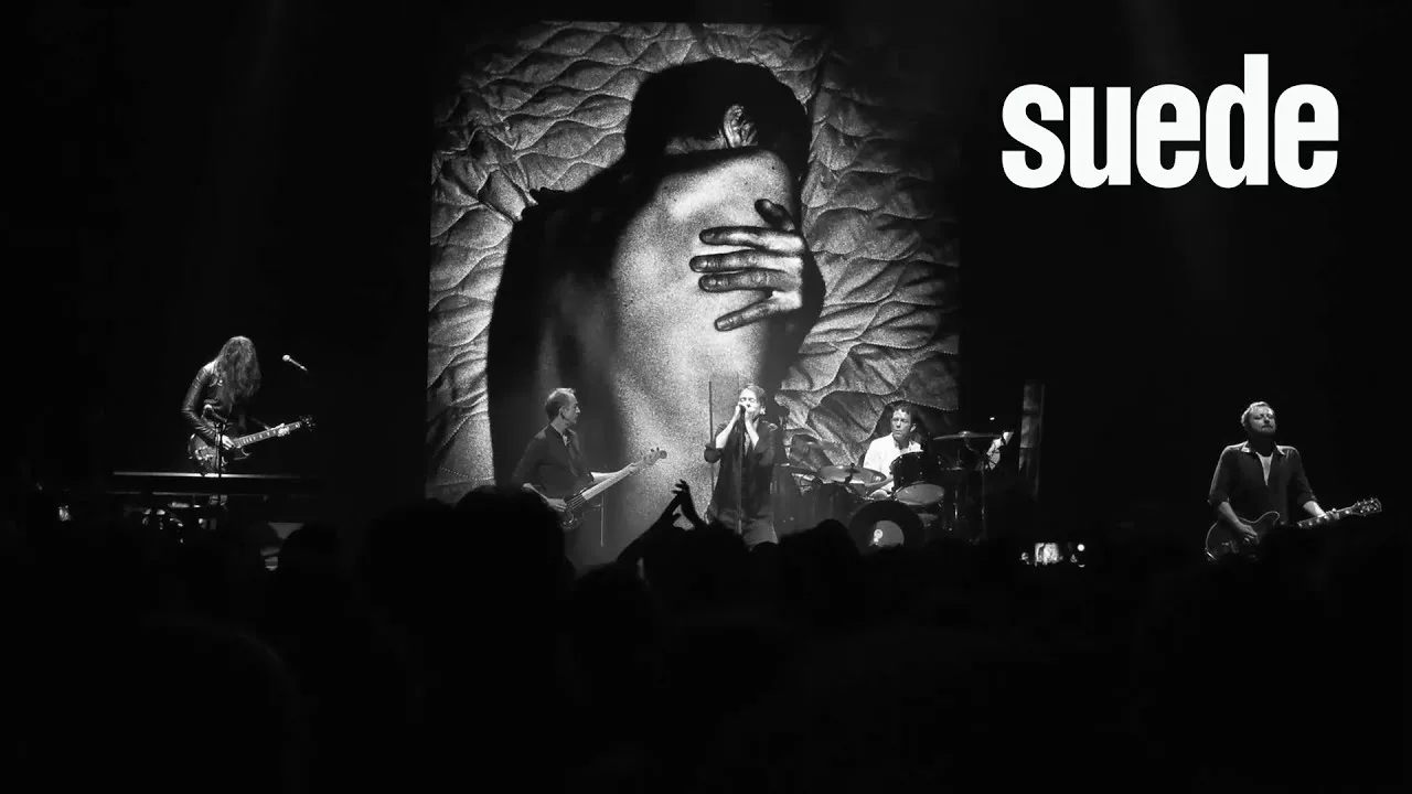 Suede apagando as luzes de 2023 com Autofiction, um álbum de… 2022