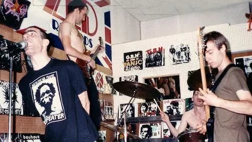 A origem do emocore e a fórmula que salvou a MTV nos anos 2000