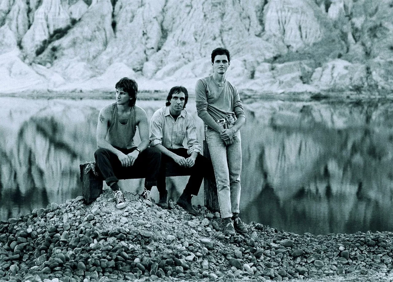 Fabio Golfetti (guitarra e voz), Angelo Pastorello (baixo) e Claudio Souza (bateria)