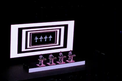 Kraftwerk em Sydney e em uma galáxia ainda muito distante