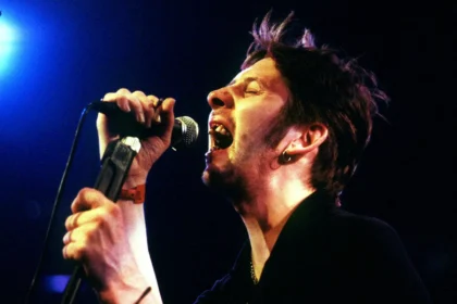 Shane MacGowan o Poeta punk fora da curva dos Pogues