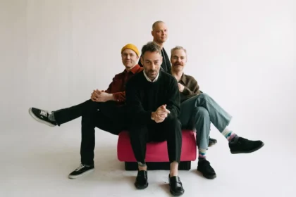 American Football anuncia datas da turnê do 25º aniversário do álbum de estreia