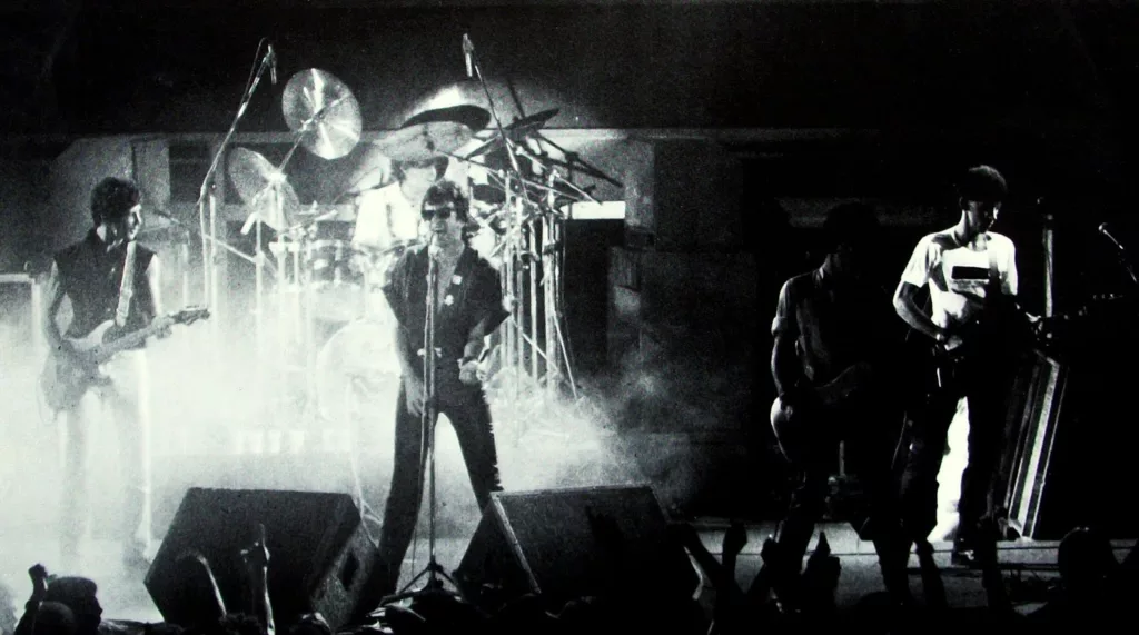 Camisa de Vênus no show no Caiçara Music Hall, em Santos, em março de 1986, onde foi gravado ao vivo o álbum Viva