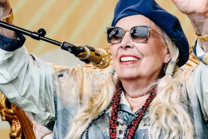 Cinebiografia de Joni Mitchell pode ter Streep e Taylor-Joy