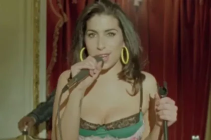 Amy Winehouse: Novo vídeo de “In My Bed” revela imagens inéditas