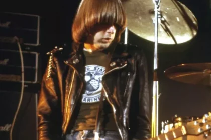 Espólio de Johnny Ramone move ação judicial contra Netflix