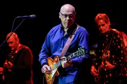 Ouça novo single de Mark Knopfler “Ahead Of The Game”