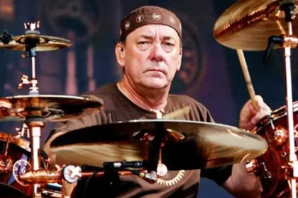 O livro final do Neil Peart do Rush tem previsão para 2024