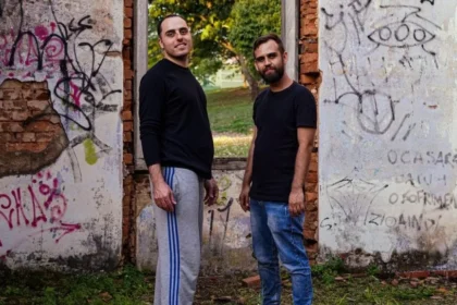 ARCAS lança o EP “Princípio da Incerteza” unindo física e rock