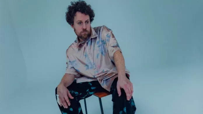 Metronomy se une à Ninja Tune e lança single experimental ‘Nice Town’