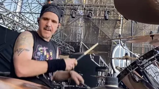 Pantera grava shows ao vivo para possível lançamento diz Charlie Benante