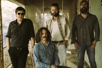 Lord Buffalo compartilha o primeiro single do novo álbum “Holus Bolus”