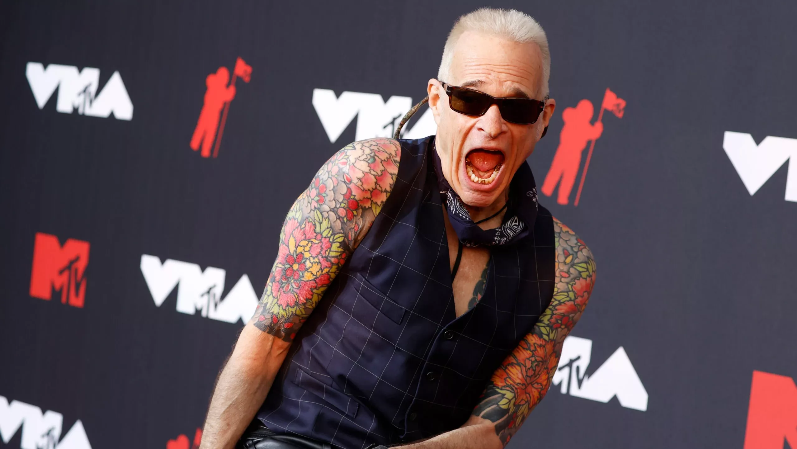 Ouça Scoth and Sofa, novo single de David Lee Roth