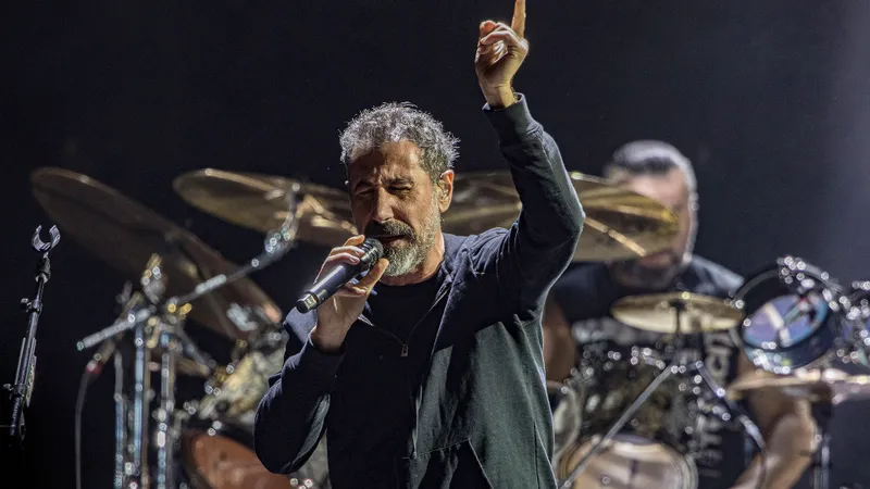 Veja set list e vídeos do System of a Down no Sick World Festival