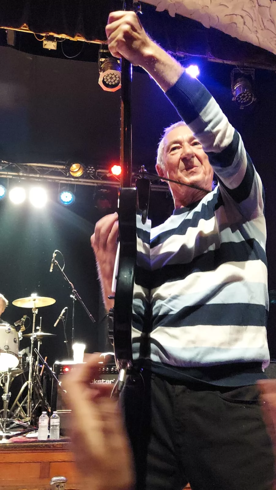 Resenha Show Buzzcocks – Musiktheater Piano, Dortmund – 12/04/2024