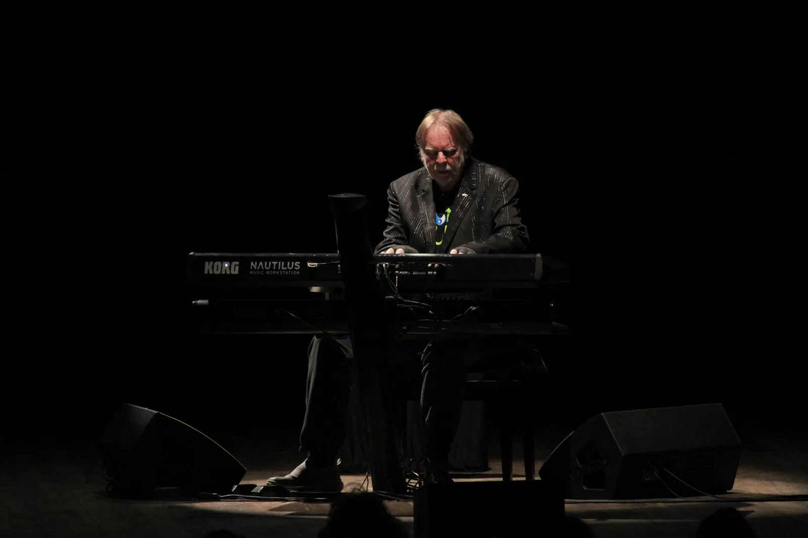 O show de um homem só. Rick Wakeman abre a turnê brasileira em noite mágica
