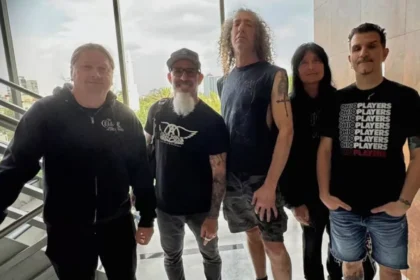 Charlie Benante, do Anthrax, explica como Accept inspirou o blast beat e o bumbo duplo