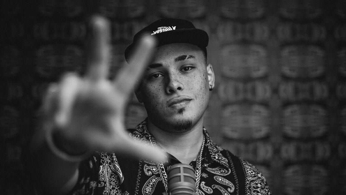 Enxadachim coloca mais um tijolo no hip-hop nacional com álbum “O Resgate do Samurai Ninguém”