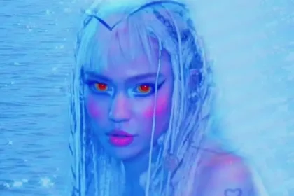 Grimes faz previsões preocupantes sobre IA na indústria musical