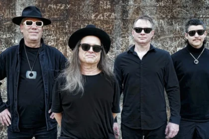 Violent Femmes tocará os dois primeiros álbuns completos em sua próxima turnê