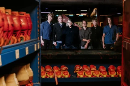 Wilco anuncia novo EP Hot Sun Cool Shroud