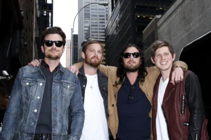 Novo álbum do Kings of Leon chega às plataformas digitais. Ouça Can We Please Have Fun
