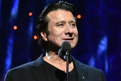 Steve Perry assina com nova gravadora e cogita voltar aos palcos