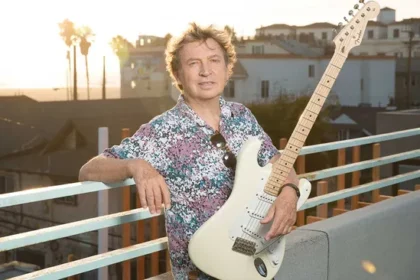 Andy Summers e seu novo single “Into The Blue”