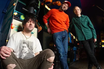 Conor Oberst, do Bright Eyes, fala sobre desafios pessoais e recuperação