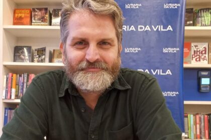 Sucesso no lançamento, podcast “Do vinil ao streaming: 60 anos em 60 discos” ganha segunda temporada