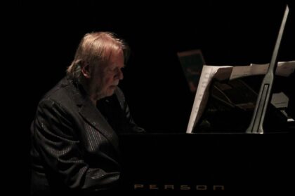 Canal Na Ponta da Agulha lança documentários sobre shows de Rick Wakeman e Licks & Maltz com Engenheiros sem CREA 