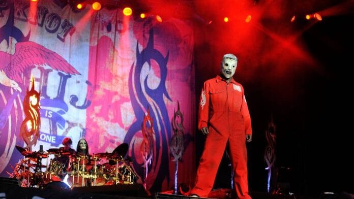 Primeiro design tribal ‘S’ do Slipknot é compartilhado pela família de Joey Jordison