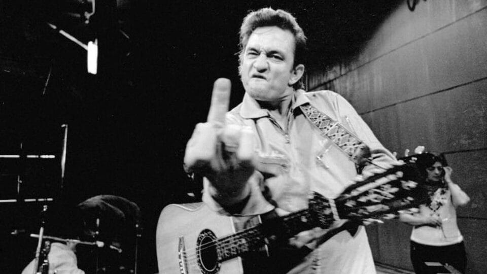 Johnny Cash lança “Spotlight” com participação de Dan Auerbach