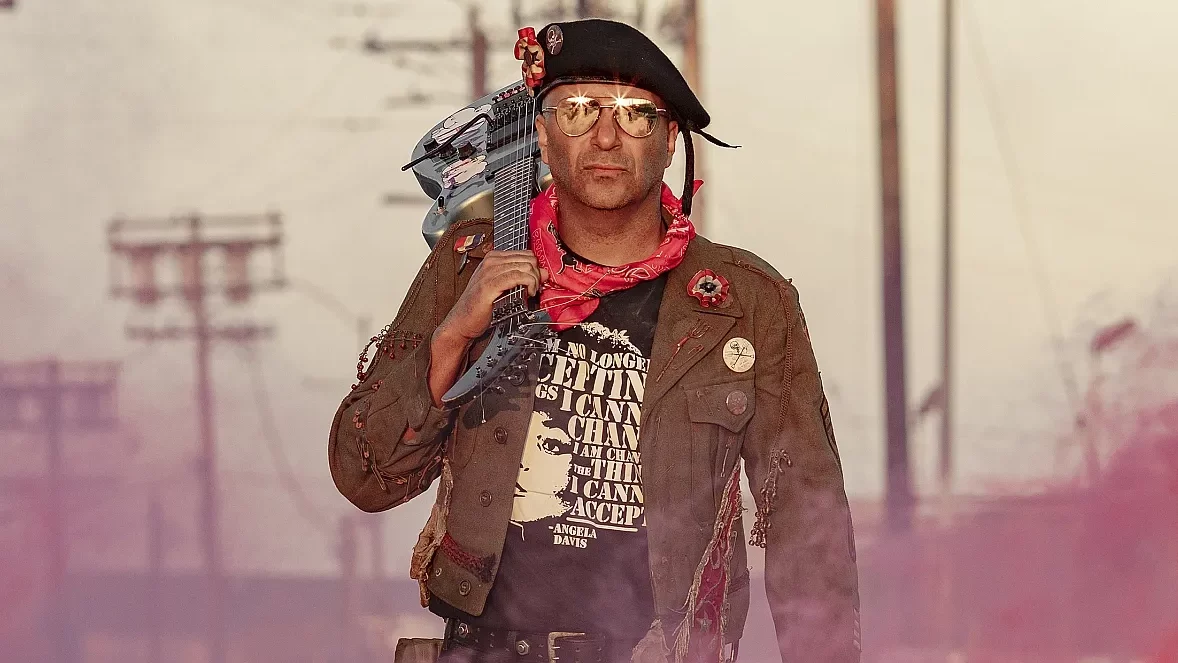 Tom Morello lança single com seu filho de 13 anos Roman na guitarra