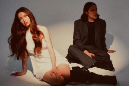Cults lança nova música ‘Hung the Moon’