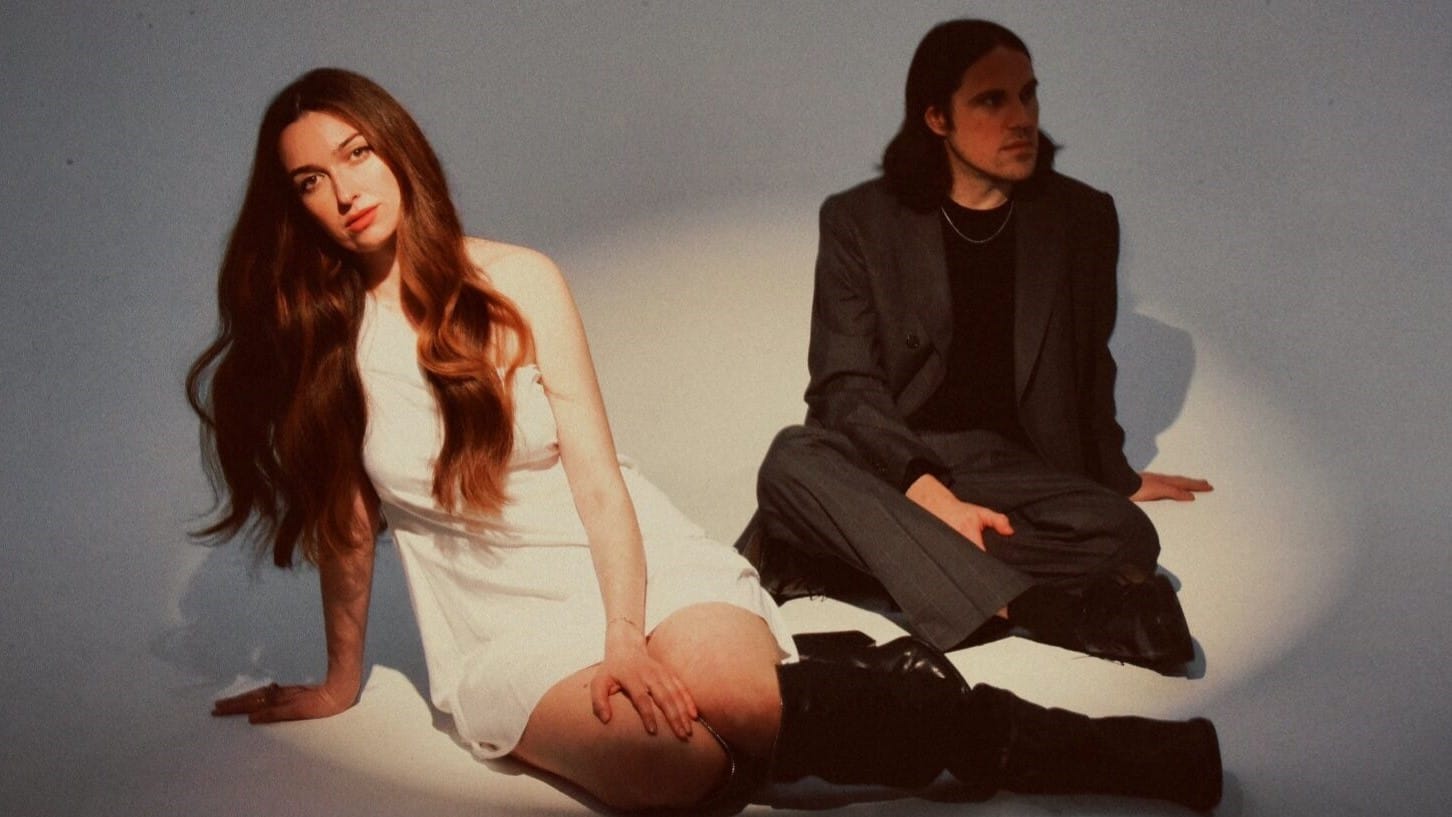 Cults lança nova música ‘Hung the Moon’