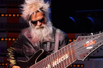 Elwood Francis,baixista do ZZ Top declara que não é e nem será membro da banda