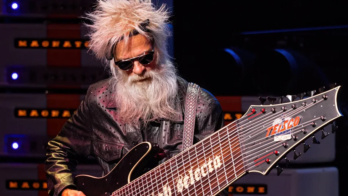 Elwood Francis,baixista do ZZ Top declara que não é e nem será membro da banda