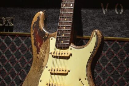 Fender Stratocaster de Rory Gallagher vai a leilão