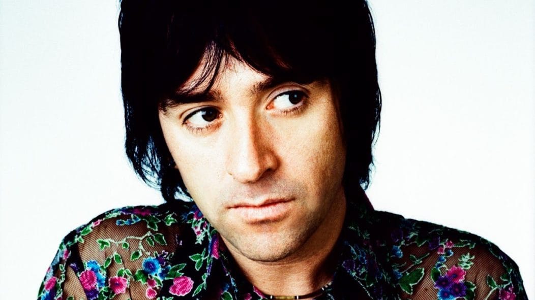 Johnny Marr relança seu álbum de 2003 com The Healers e compartilha a inédita “All Out Attack”