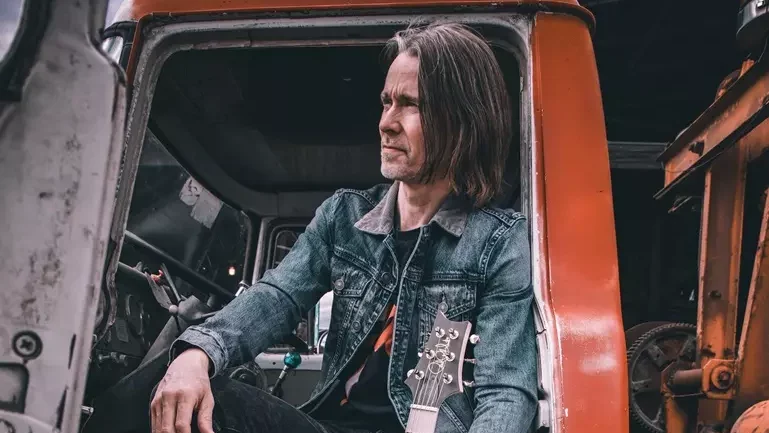 Myles Kennedy lança novo single ‘Nothing More To Gain’