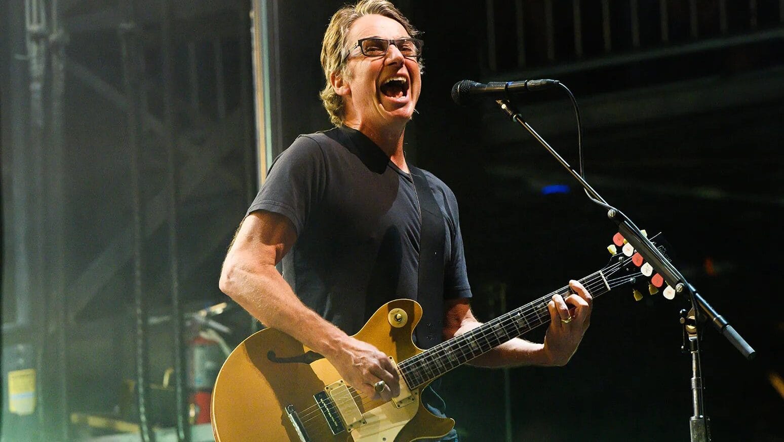 Stone Gossard do Pearl Jam concorda com Billie Eilish sobre shows longos
