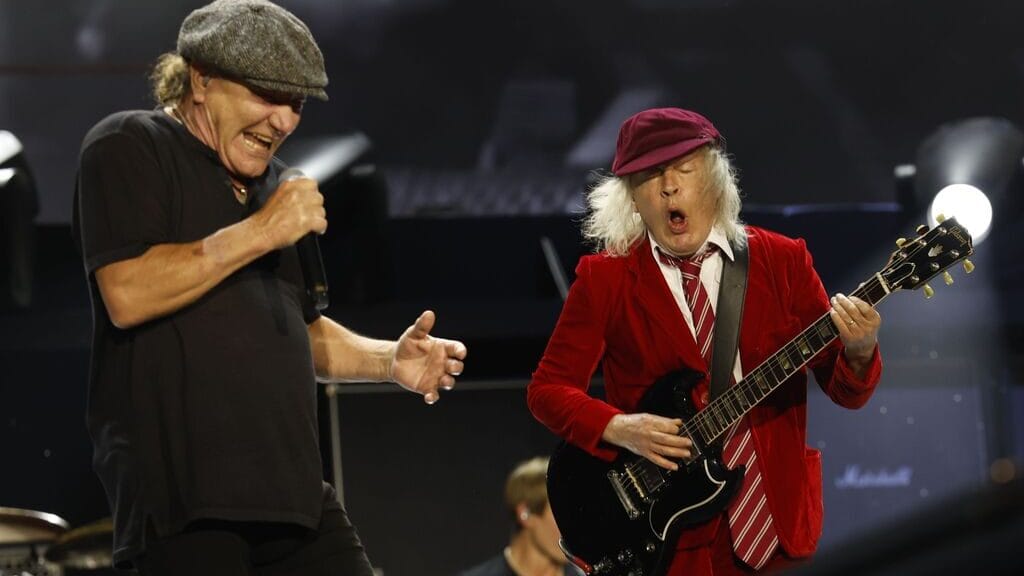 Back in Black do AC/DC é certificado com disco de platina pela 26ª vez