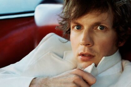 Beck lança cover de George Harrisson para Apple Music