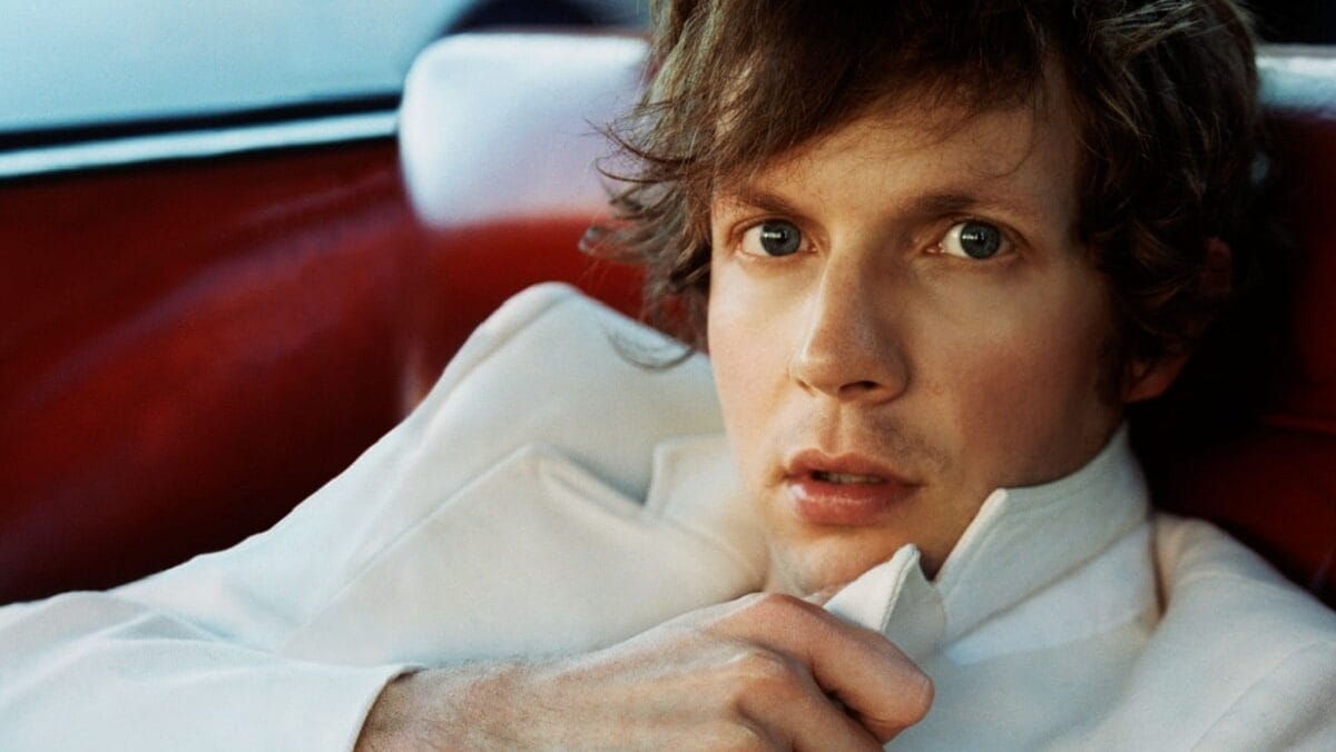 Beck lança cover de George Harrisson para Apple Music