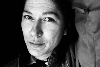 Kim Deal dos The Breeders lança novo single com gravações de Steve Albini