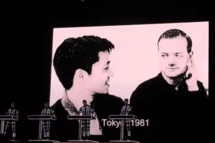 Kraftwerk presta tributo a Ryuichi Sakamoto with Cover of “Merry Christmas, Mr. Lawrence” no Japan